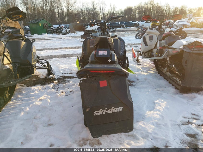 2019 SKI DOO MX Z X 800R VIN: 2BPSUWKA2KV000121