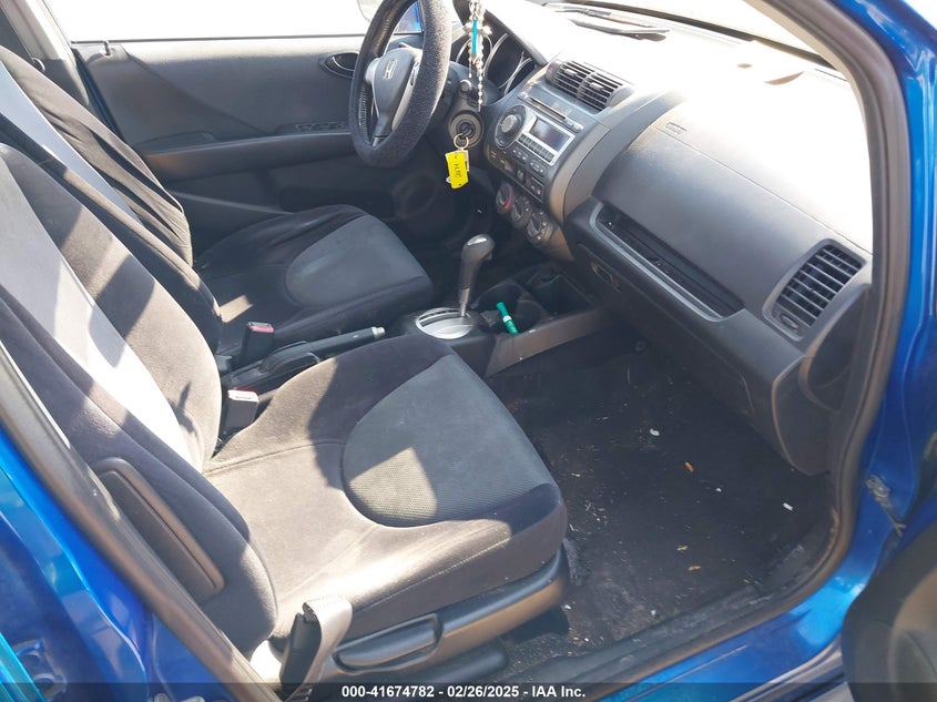 2007 HONDA FIT VIN: JHMGD38637S049641