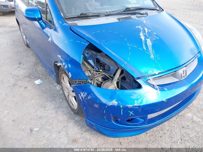 2007 HONDA FIT VIN: JHMGD38637S049641