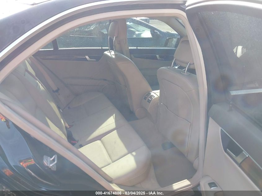 2012 Mercedes-Benz C 300 Luxury 4Matic/Sport 4Matic VIN: WDDGF8BB5CR235493 Lot: 41674886