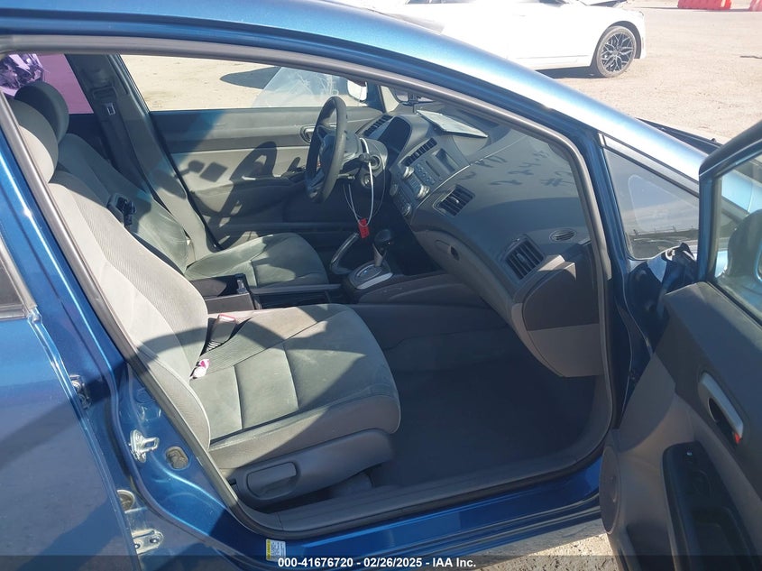 2011 HONDA CIVIC VIN: 2HGFA1F58BH543869