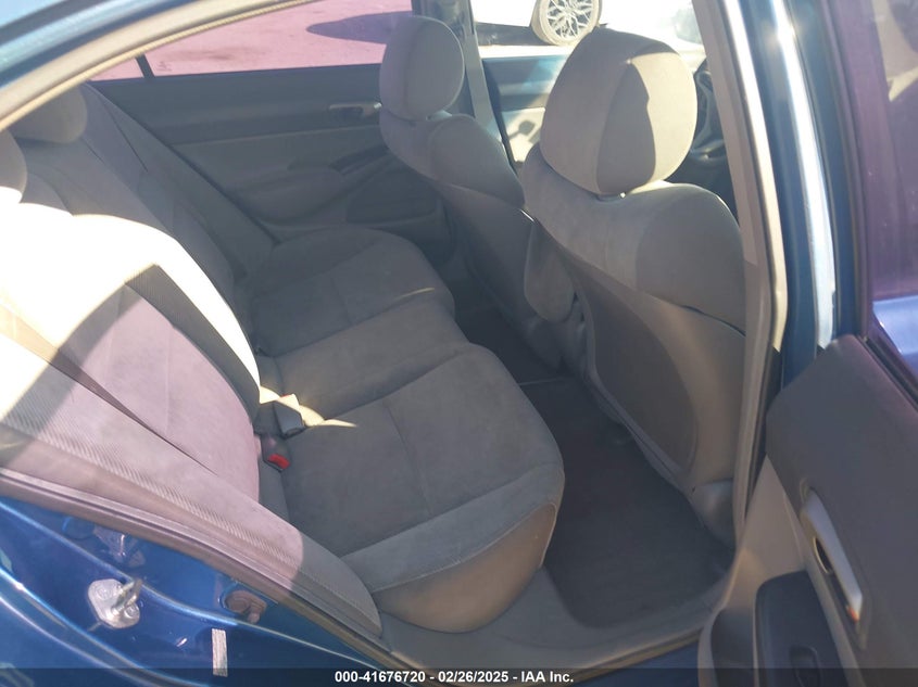 2011 HONDA CIVIC VIN: 2HGFA1F58BH543869