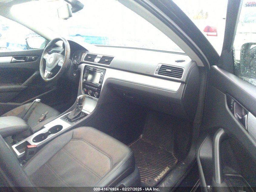 2013 VOLKSWAGEN PASSAT VIN: 1VWBN7A30DC117865
