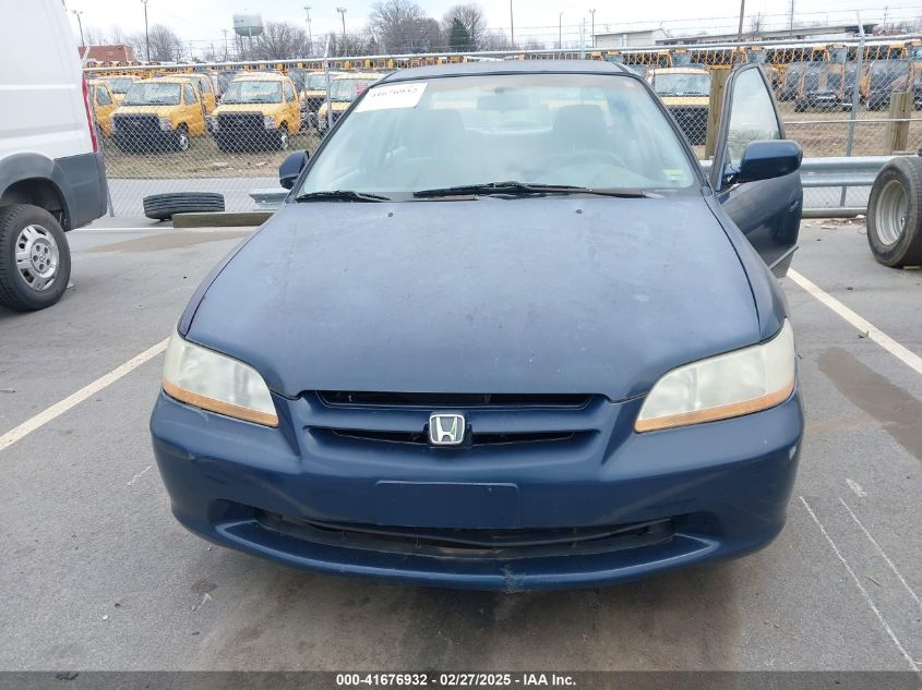 2000 Honda Accord 2.3 Lx VIN: 1HGCG5645YA001913 Lot: 41676932