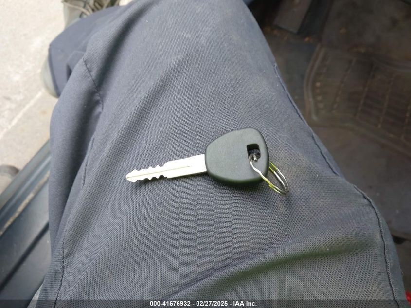 2000 Honda Accord 2.3 Lx VIN: 1HGCG5645YA001913 Lot: 41676932