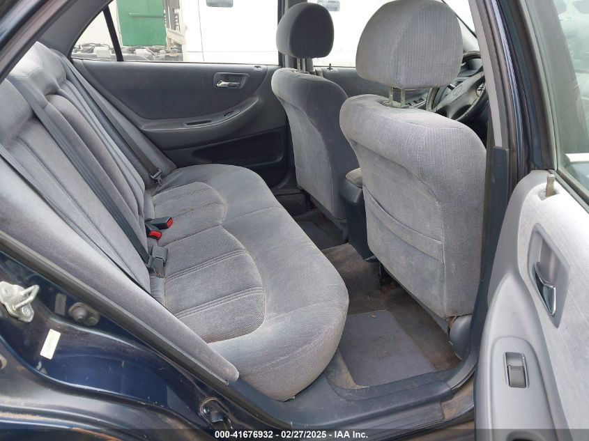 2000 Honda Accord 2.3 Lx VIN: 1HGCG5645YA001913 Lot: 41676932