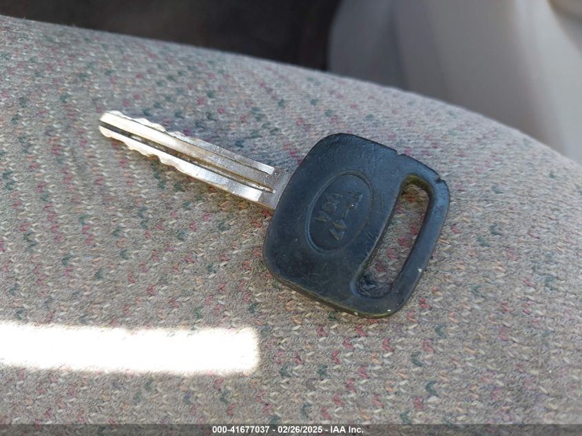 2000 Chevrolet Prizm VIN: 1Y1SK5280YZ409198 Lot: 41677037