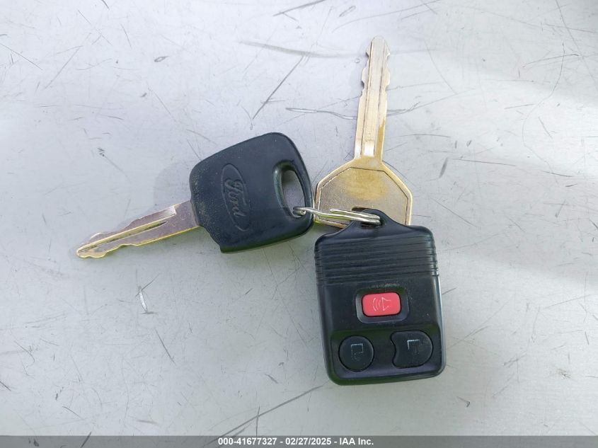 2000 Ford Expedition Eddie Bauer VIN: 1FMPU18L0YLA11772 Lot: 41677327