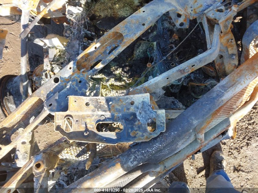 2015 Chevrolet Silverado VIN: 1GC1KWE85FF55682 Lot: 41678290