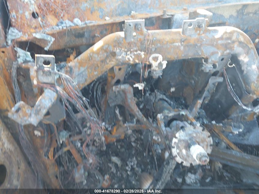 2015 Chevrolet Silverado VIN: 1GC1KWE85FF55682 Lot: 41678290