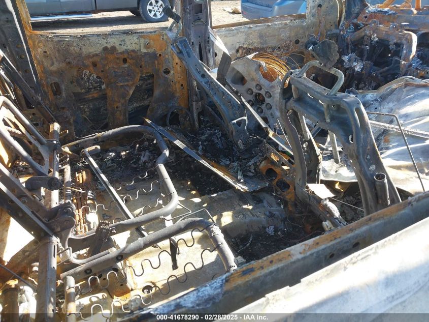 2015 Chevrolet Silverado VIN: 1GC1KWE85FF55682 Lot: 41678290