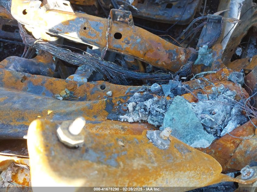 2015 Chevrolet Silverado VIN: 1GC1KWE85FF55682 Lot: 41678290