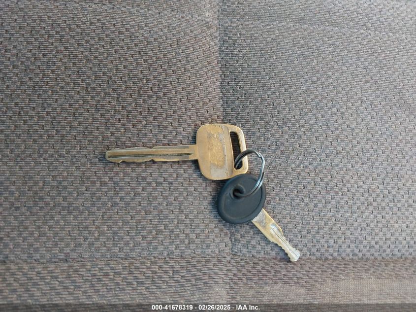 2000 Toyota Tundra Sr5 V8 VIN: 5TBBT4415YS059170 Lot: 41678319