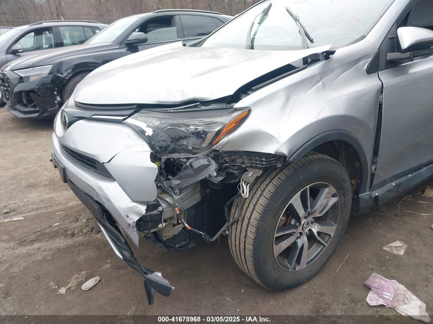 2017 TOYOTA RAV4 XLE - 2T3RFREV8HW647462