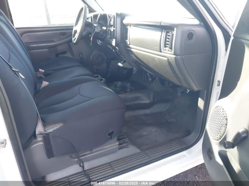 2005 Chevrolet Silverado 1500 Work Truck VIN: 1GCEC19V45Z151640 Lot: 41678996