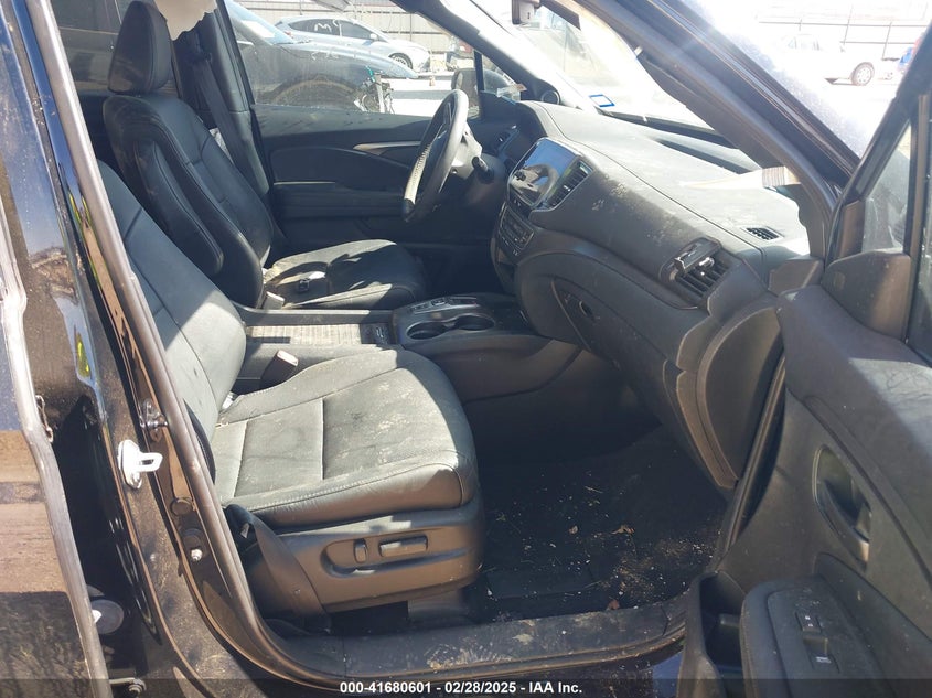 2023 HONDA PASSPORT VIN: 5FNYF8H5XPB013172