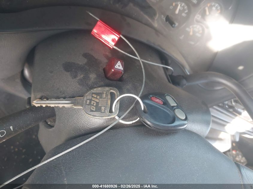 2002 Chevrolet Silverado 1500 Lt VIN: 2GCEK19T921196093 Lot: 41680926