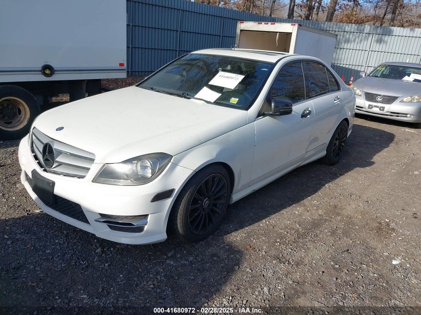 2012 MERCEDES-BENZ C 300 VIN: WDDGF8BB6CR239035