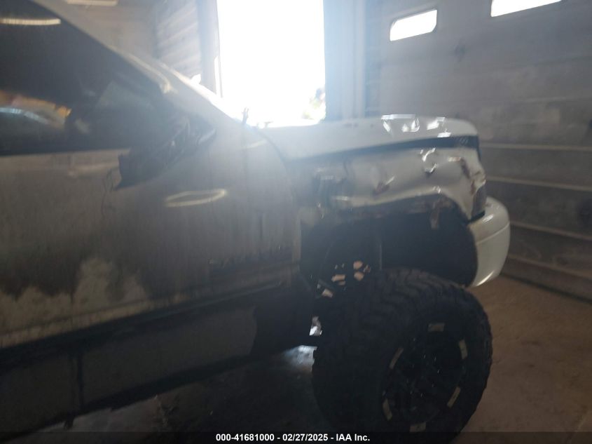 1999 Dodge Ram 2500 St VIN: 1B7KF2362XJ564305 Lot: 41681000