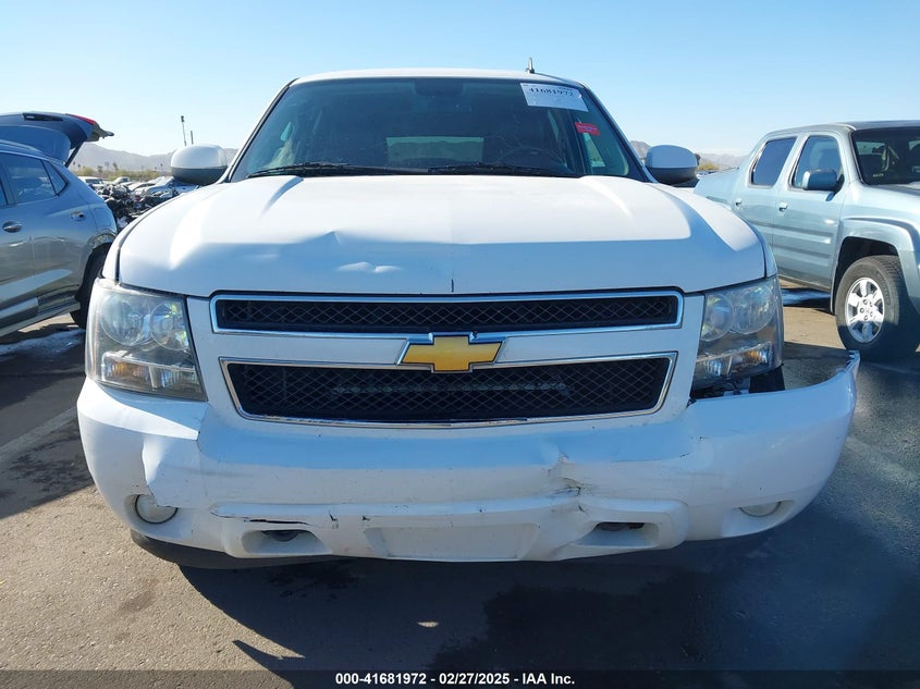 2014 CHEVROLET SUBURBAN 1500 VIN: 1GNSKJE75ER212434