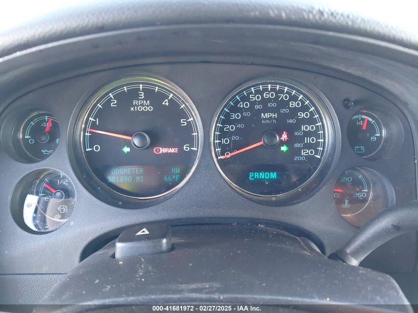 2014 CHEVROLET SUBURBAN 1500 VIN: 1GNSKJE75ER212434