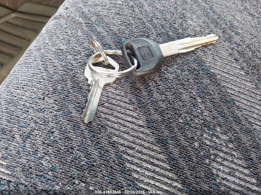 2001 Honda Cr-V Lx VIN: JHLRD28461S000981 Lot: 41682645