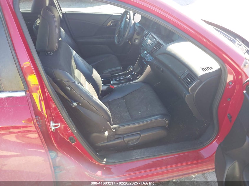 2016 HONDA ACCORD VIN: 1HGCR2F59GA061323
