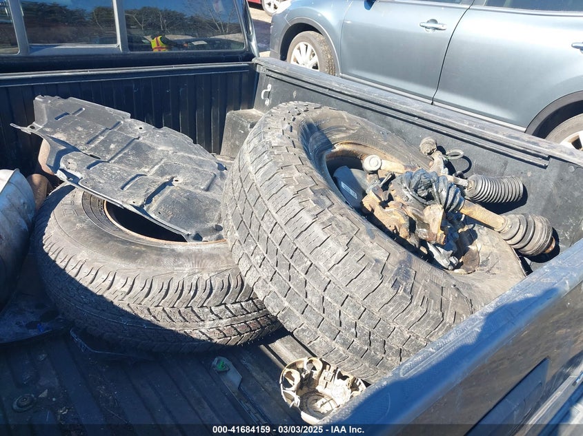 2015 TOYOTA TACOMA VIN: 5TFLU4EN4FX136841