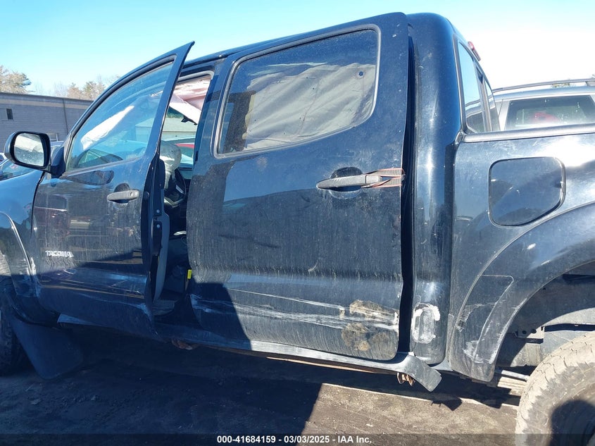 2015 TOYOTA TACOMA VIN: 5TFLU4EN4FX136841