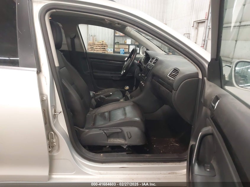 2011 VOLKSWAGEN JETTA SPORTWAGEN VIN: 3VWML8AJXBM605428