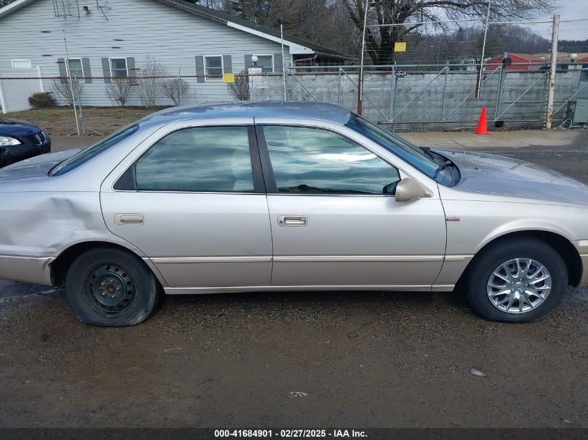1999 Toyota Camry Le VIN: 4T1BG22K8XU463050 Lot: 41684901