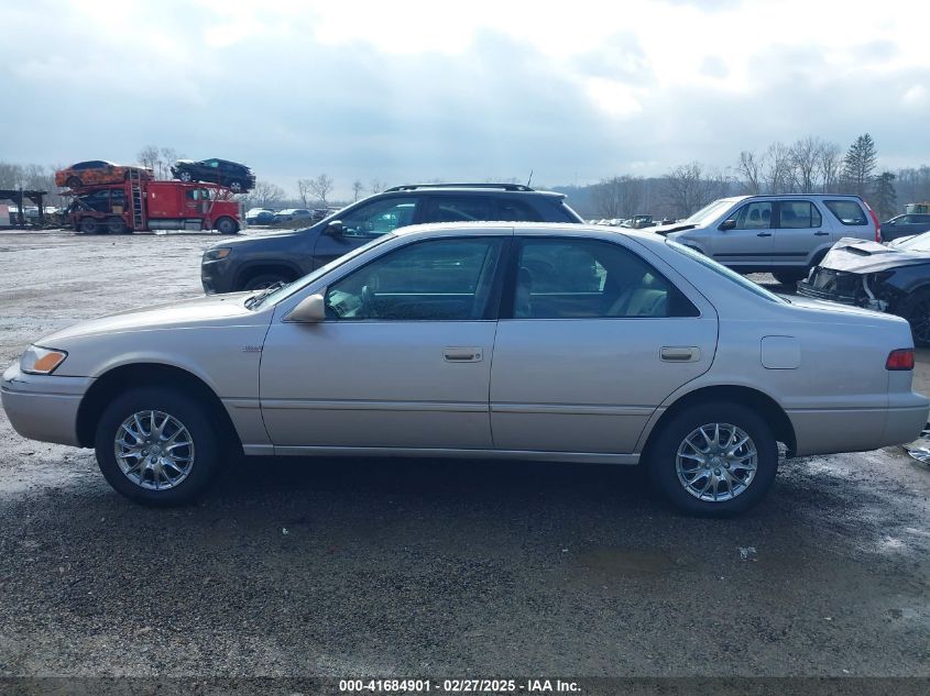 1999 Toyota Camry Le VIN: 4T1BG22K8XU463050 Lot: 41684901
