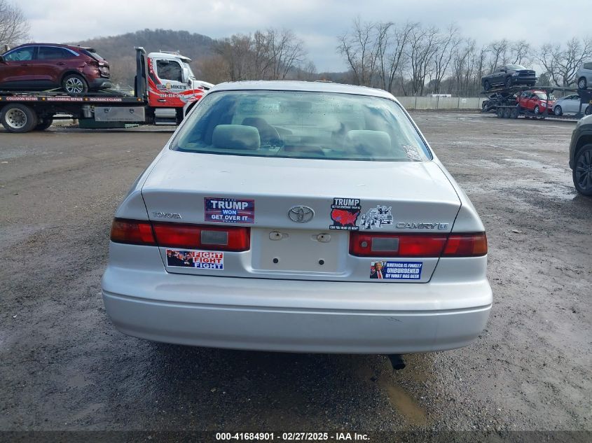 1999 Toyota Camry Le VIN: 4T1BG22K8XU463050 Lot: 41684901