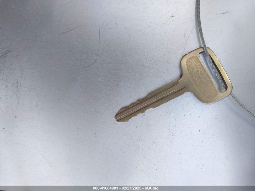 1999 Toyota Camry Le VIN: 4T1BG22K8XU463050 Lot: 41684901