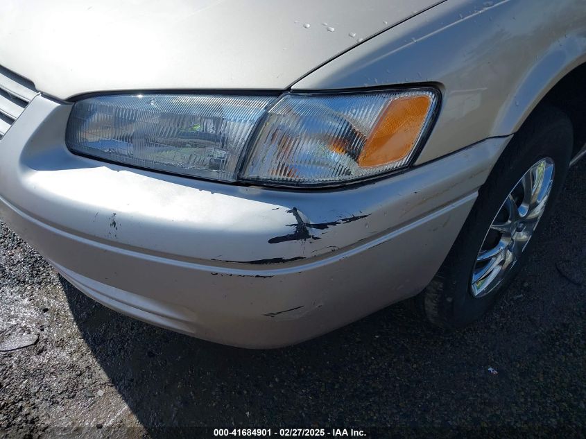 1999 Toyota Camry Le VIN: 4T1BG22K8XU463050 Lot: 41684901