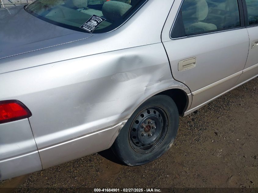 1999 Toyota Camry Le VIN: 4T1BG22K8XU463050 Lot: 41684901