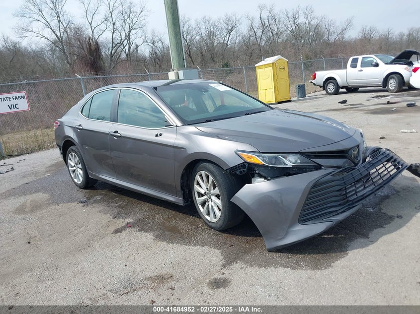 2019 TOYOTA CAMRY VIN: 4T1B11HK5KU256773