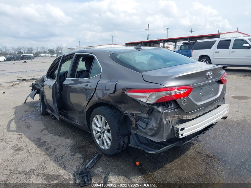 2019 TOYOTA CAMRY VIN: 4T1B11HK5KU256773