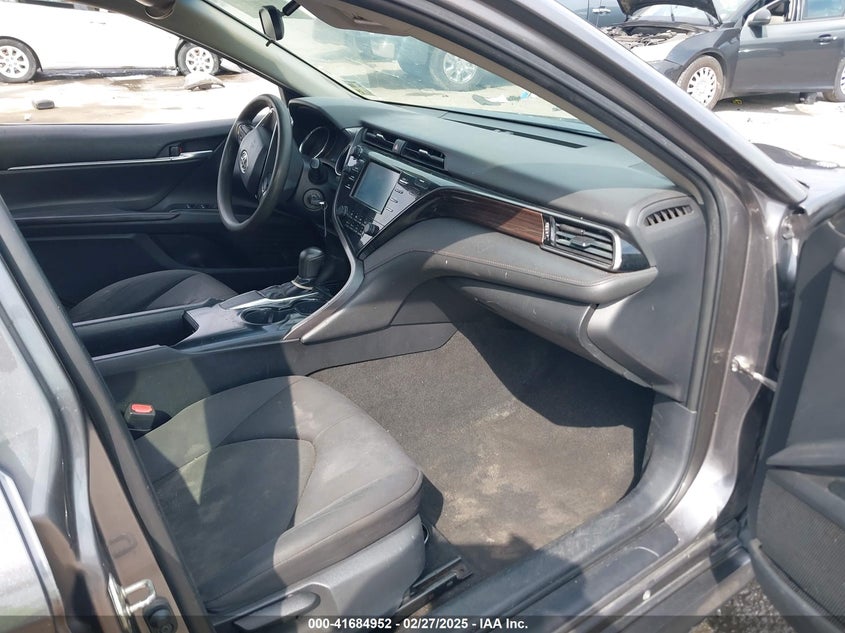 2019 TOYOTA CAMRY VIN: 4T1B11HK5KU256773
