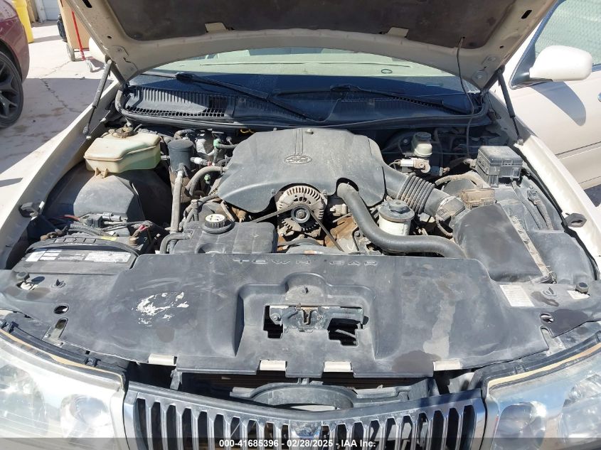 2000 Lincoln Town Car Cartier VIN: 1LNHM83W1YY907418 Lot: 41685396