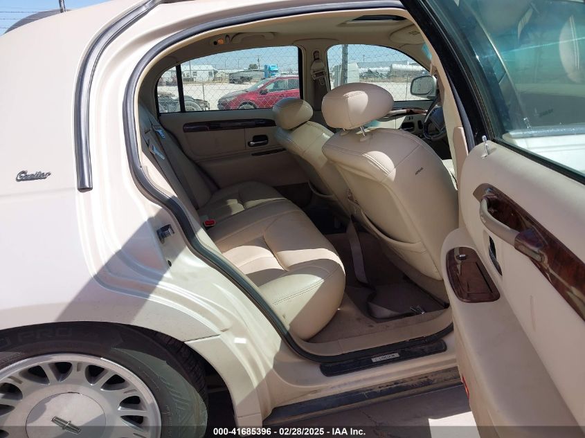 2000 Lincoln Town Car Cartier VIN: 1LNHM83W1YY907418 Lot: 41685396