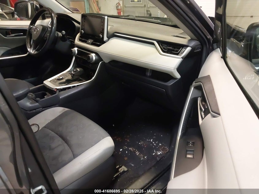 2021 TOYOTA RAV4 HYBRID VIN: JTMRWRFV2MD125979