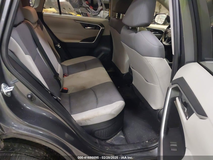 2021 TOYOTA RAV4 HYBRID VIN: JTMRWRFV2MD125979