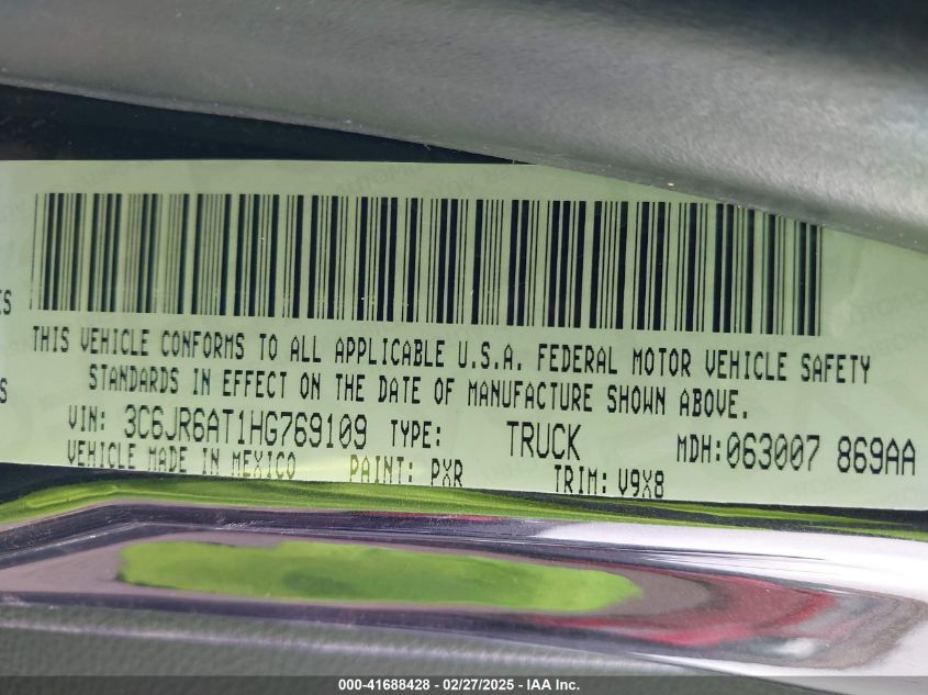 2017 Ram 1500 Express 4X2 6'4 Box VIN: 3C6JR6AT1HG769109 Lot: 41688428