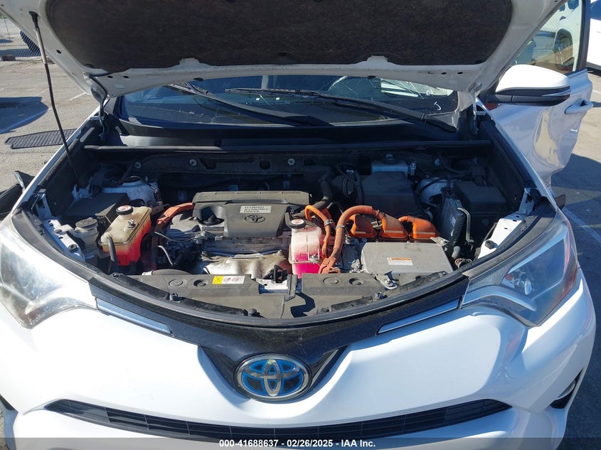 2018 TOYOTA RAV4 HYBRID XLE - JTMRJREV3JD154130
