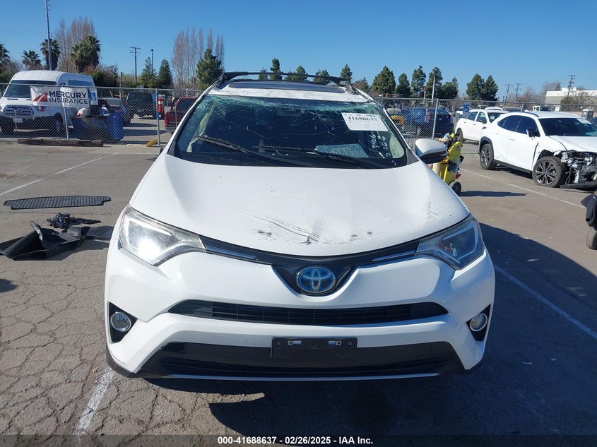 2018 TOYOTA RAV4 HYBRID XLE - JTMRJREV3JD154130