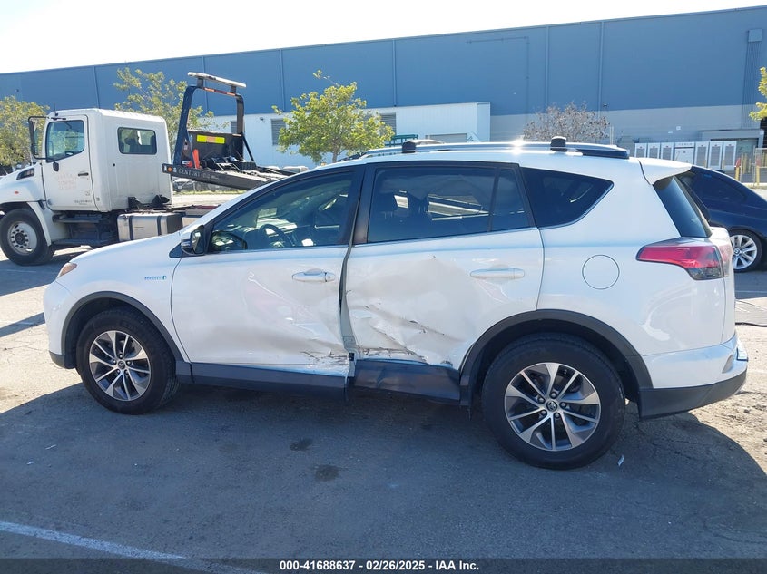 2018 TOYOTA RAV4 HYBRID XLE - JTMRJREV3JD154130
