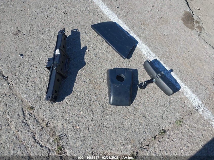 2018 TOYOTA RAV4 HYBRID XLE - JTMRJREV3JD154130