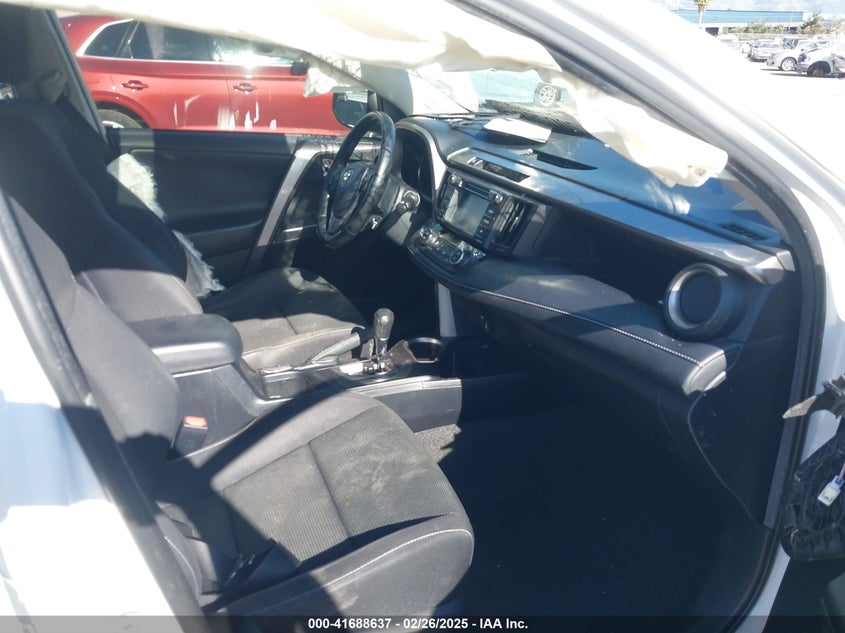 2018 TOYOTA RAV4 HYBRID XLE - JTMRJREV3JD154130