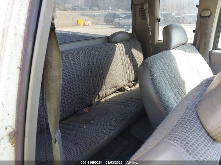 1995 Chevrolet Gmt-400 K1500 VIN: 1GCEK19K0SE258065 Lot: 41690254